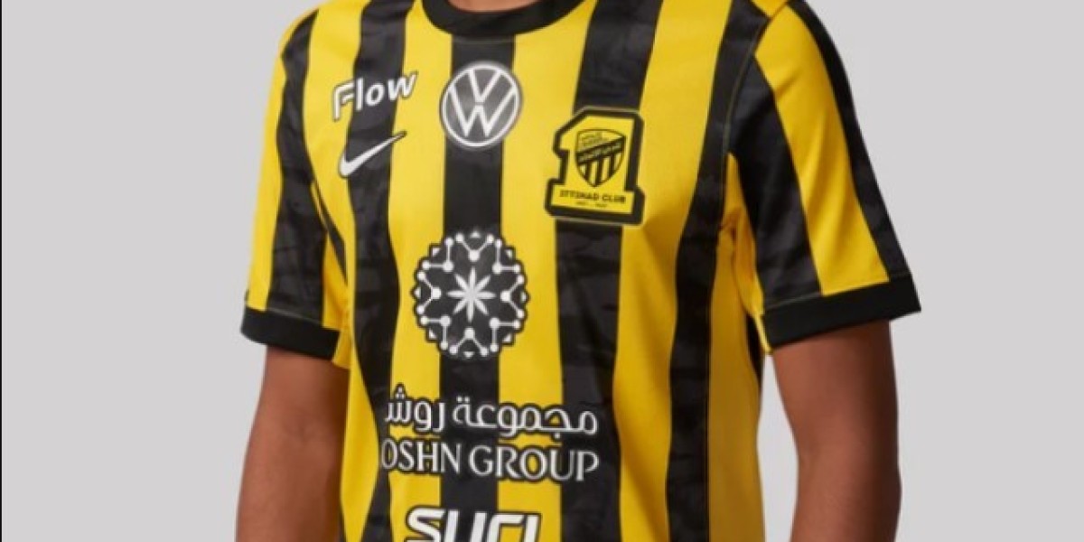 احصل على تيشيرت الاتحاد الجديد من Sport Touch قبل نفاد الكمية