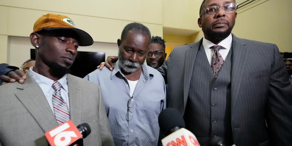 What are “lawyers for felony charges near me”?