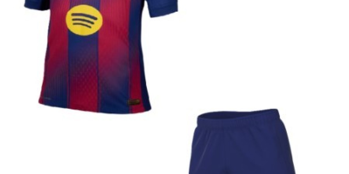 احصل على طقم برشلونة 2015 من Sport Touch قبل نفاد الكمية الآن!