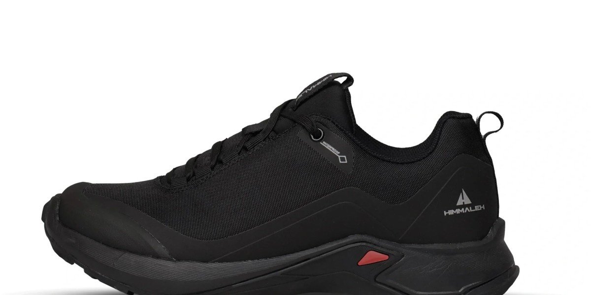 Packing Smart? Don’t Forget a Lightweight Hiking Shoe