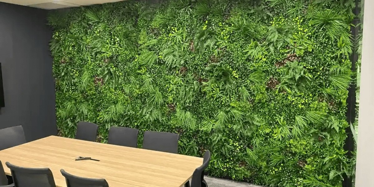 Why Vertical Garden Walls Even Fake Ones Are the Next Big Thing
