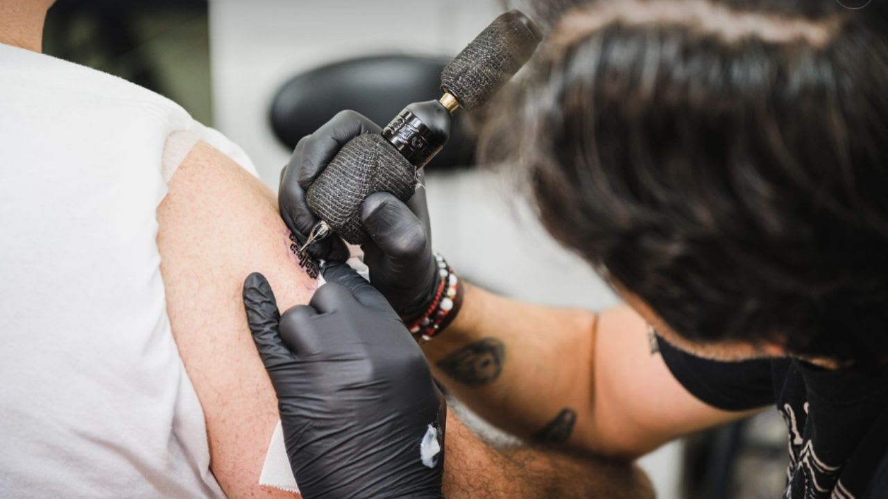 Male Tattoo Artist vs. Female Tattoo Artist: What Clients Should Know | Art