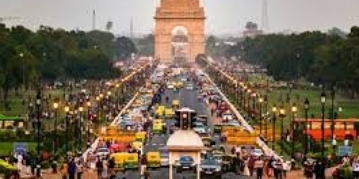 Kainchi Dham to Delhi Cab