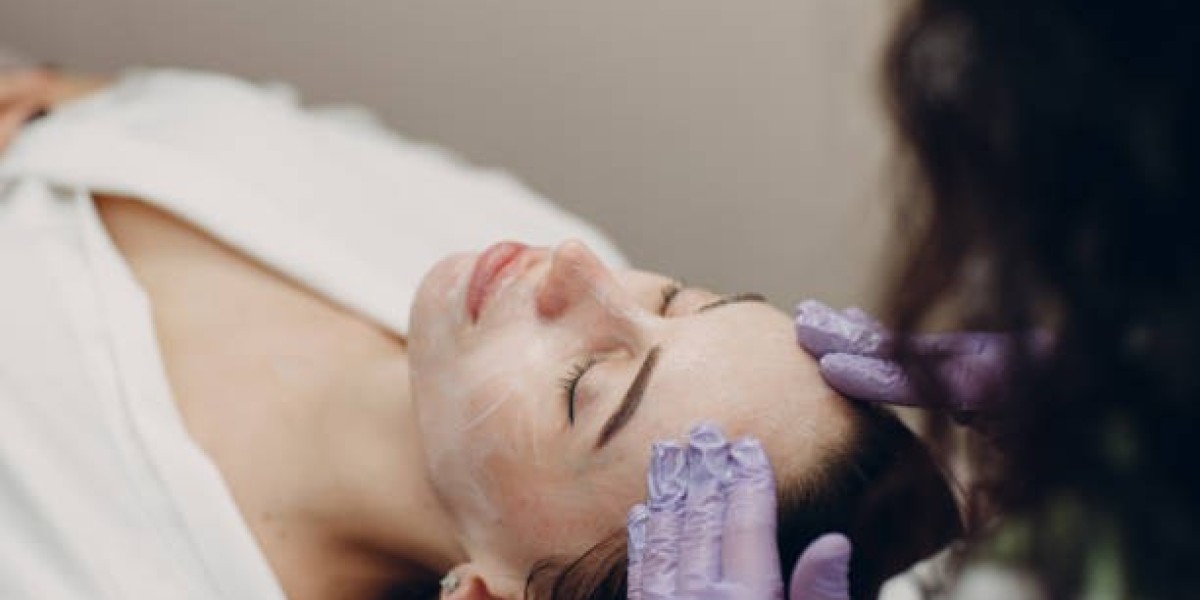 Why Deep Skin Cleansing Is a Must for Makeup Wearers