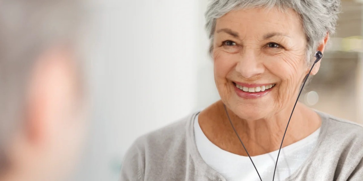Best Low-Cost Hearing Amplifiers for the Elderly to Improve Daily Communication