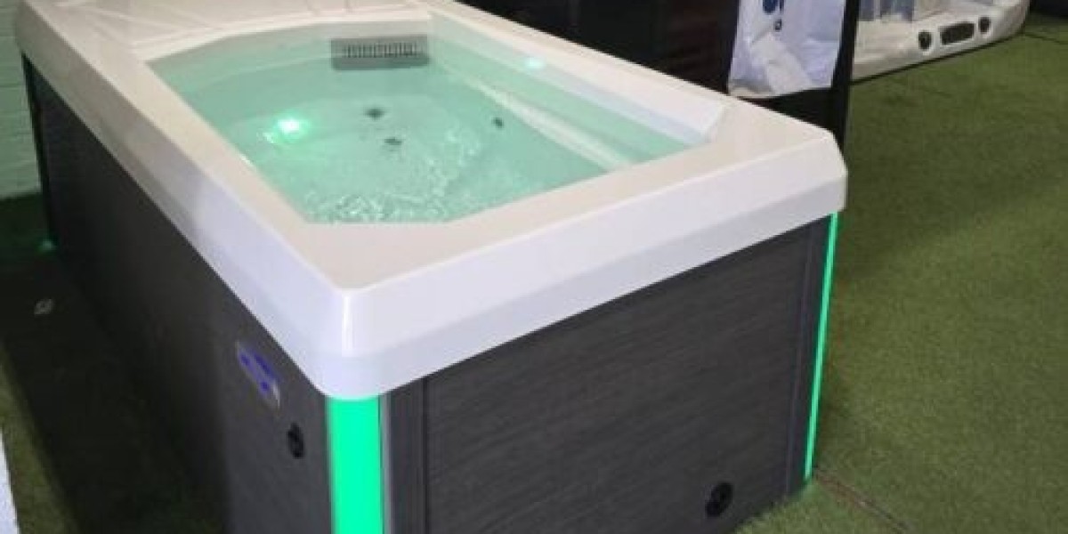 Experience Ultimate Relaxation and Recovery with Palm Spas’ 5 Seater Hot Tubs and Ice Baths