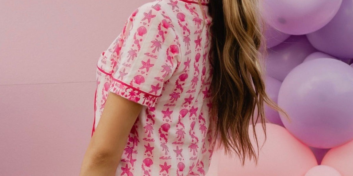 Pink Palm Puff: The Ultimate Blend of Comfort and Style