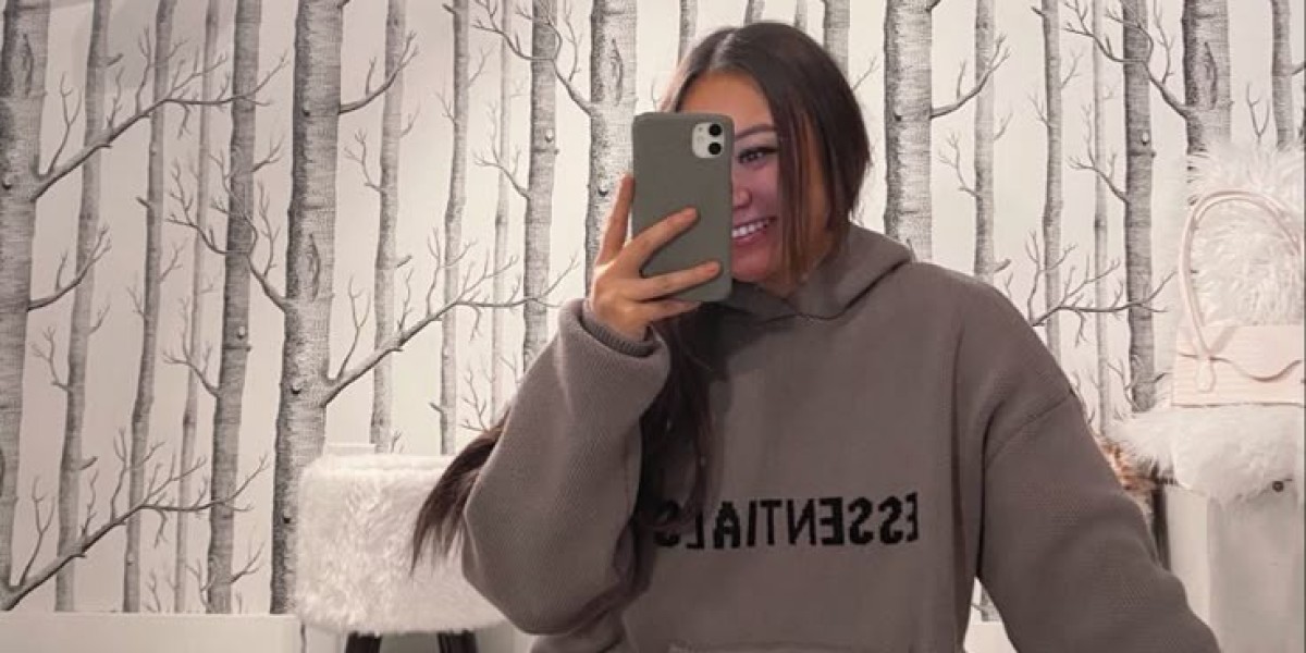 Essentials Clothing: The Modern Streetwear Must-Have