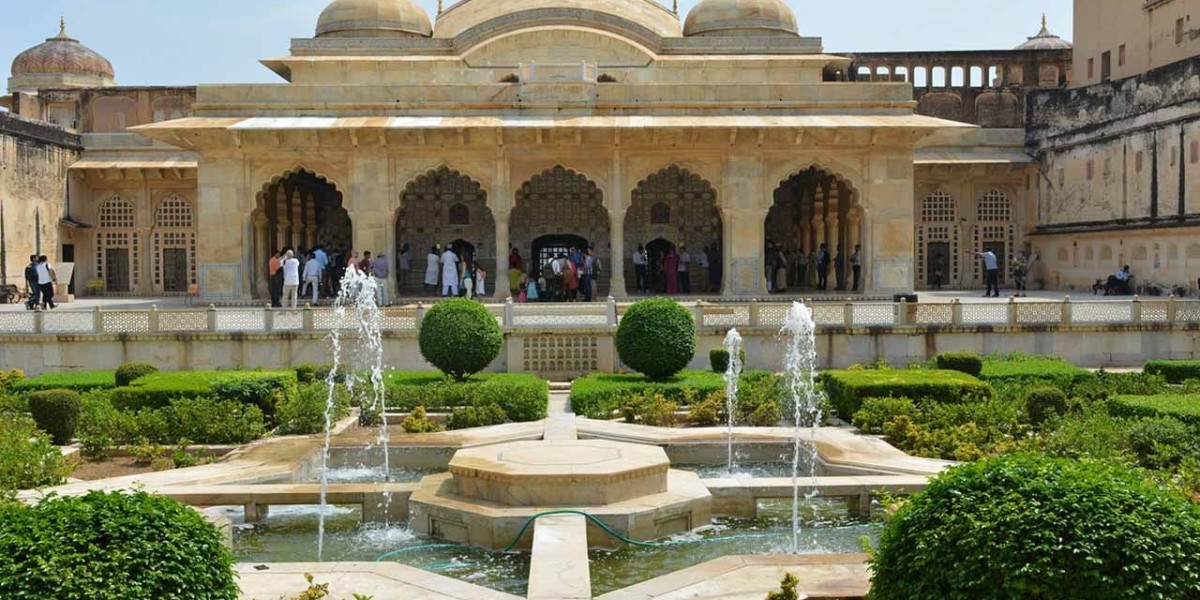 Discover India's Timeless Beauty with the Best Taj Mahal & Golden Triangle Tours