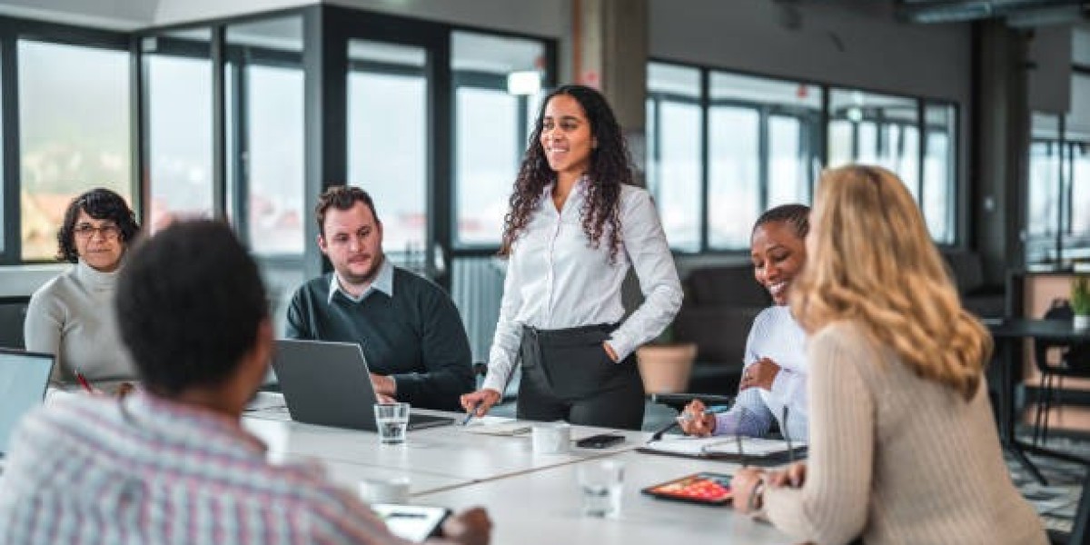 Reach Latino & Hispanic Audiences with Cultural Insight