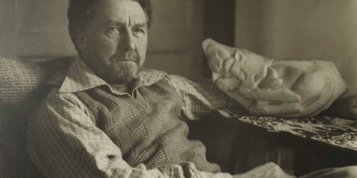 What Literary Movements Did Ezra Pound Champion?