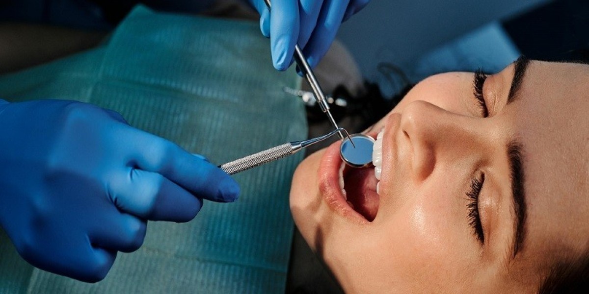Why Choose the Best Dental Clinic in Dubai for Gum Health?