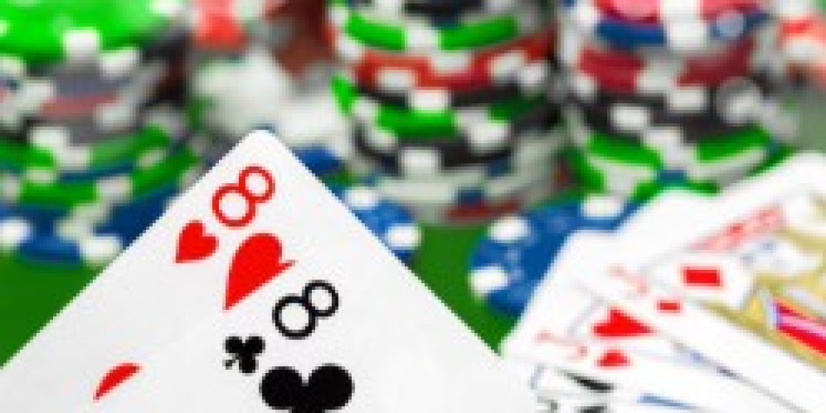 Unlock Your Poker Potential: Online Poker School for Beginners and Mastering Omaha Poker Strategy