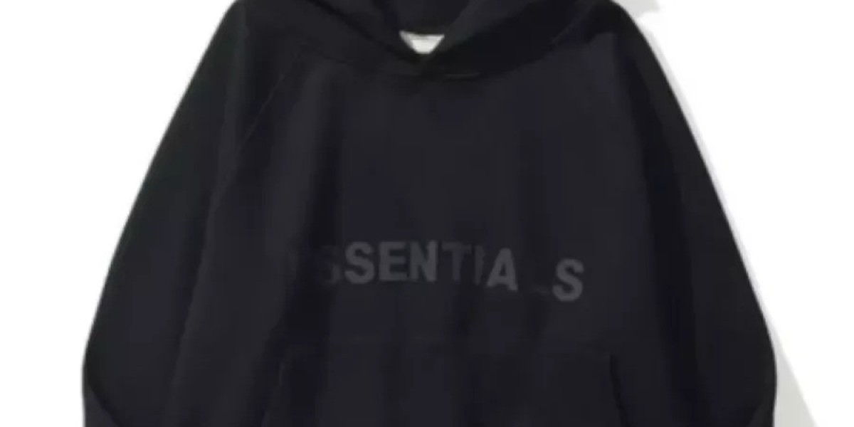 Essentials Hoodie – The Everyday Icon That Never Fails