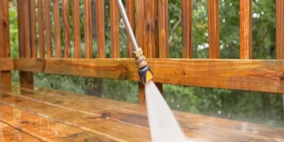 Why Choose Pressure Washing Services in Orlando, FL