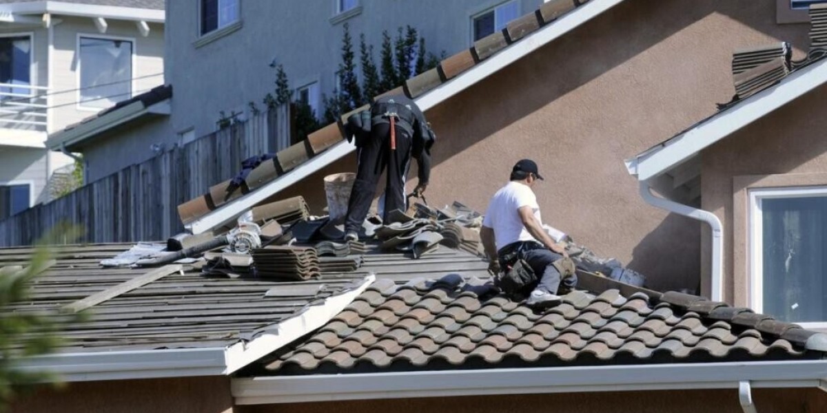 Why Flat Roof Coatings Are a Smart Investment for Phoenix Properties