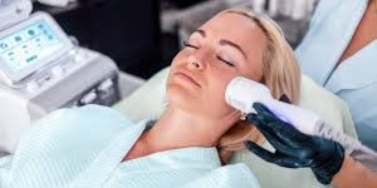 Sagging Skin After 30? Here’s How Skin Tightening Treatment Can Restore Youthful Firmness