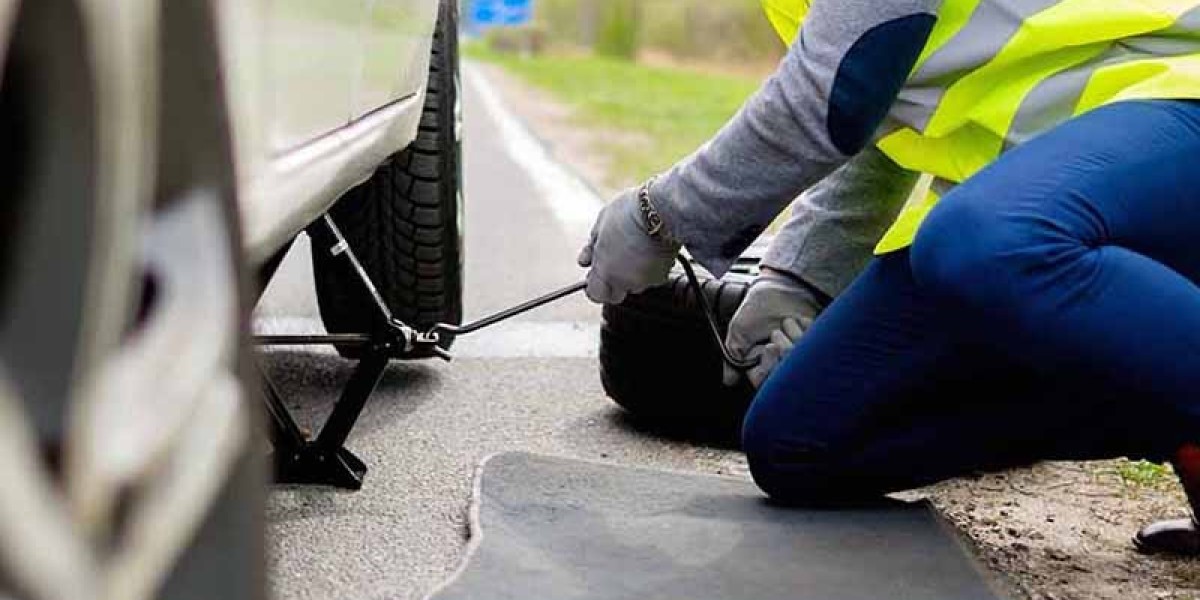 Vehicle Roadside Assistance Market CAGR 5.4% Through 2033: Key Drivers and Opportunities